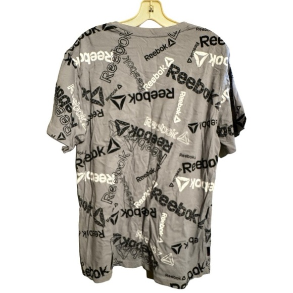Reebok T-Shirt - Picture 2 of 5